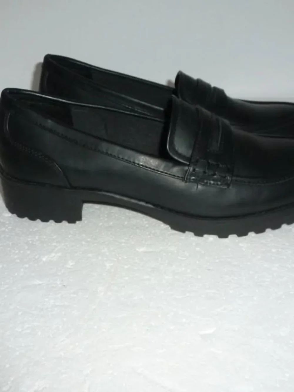Time and Tru Black Penny Loafers / Shoes - Women SZ 10